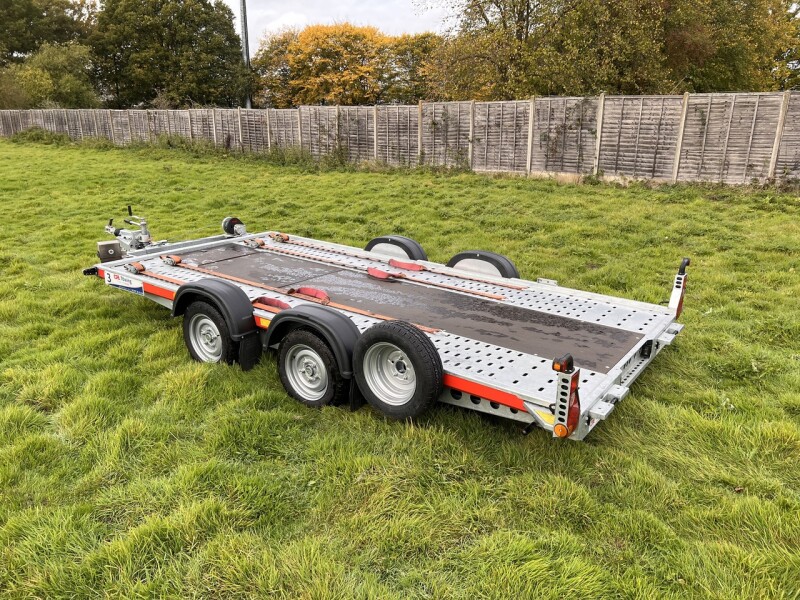 Auto-transporter